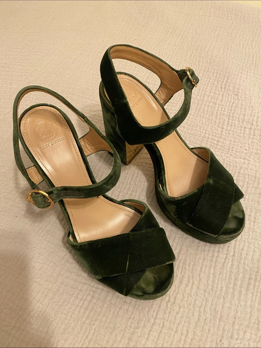 Tory Burch Dark Green Velvet Platform Sandals. Size 8.5